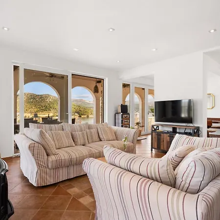 Bratello Villa *